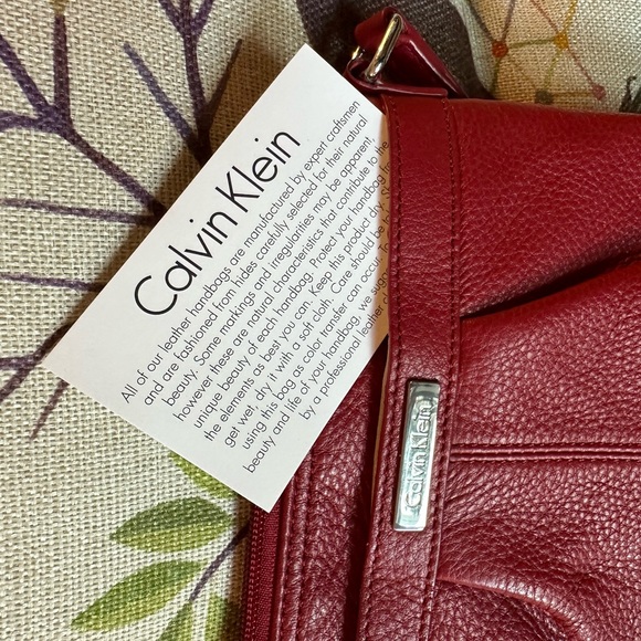🛍 Calvin Klein Red Crossbody Bag Like New 🛍 - Picture 9 of 10